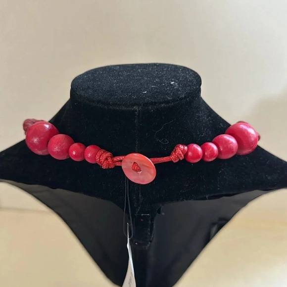 Decouture 3 strand red wooden bead necklace - Picture 2 of 6